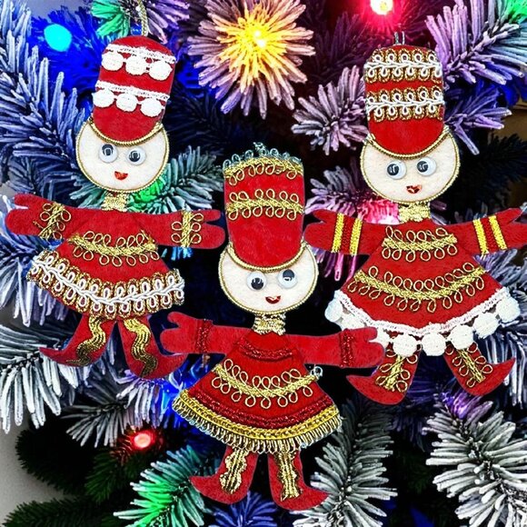 Vintage Red Felt Toy Soldier Ornaments w/ Googly Eyes & Gold Trim 1960s v1 - Picture 1 of 11